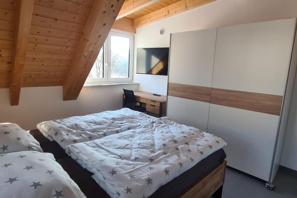 Moderne Ferienunterkunft/Wohnung Burgthann Ngoại thất bức ảnh