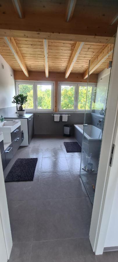 Moderne Ferienunterkunft/Wohnung Burgthann Ngoại thất bức ảnh